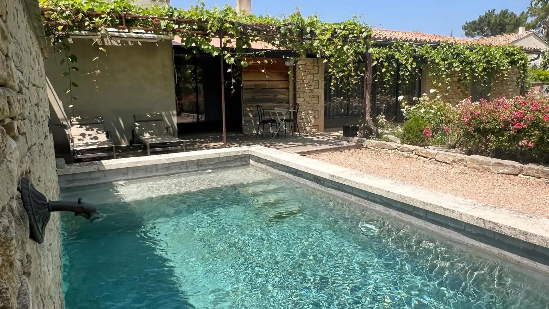 Gite Tout Confort - Jardin Et Piscine Chauffee Lagnes Frankrike